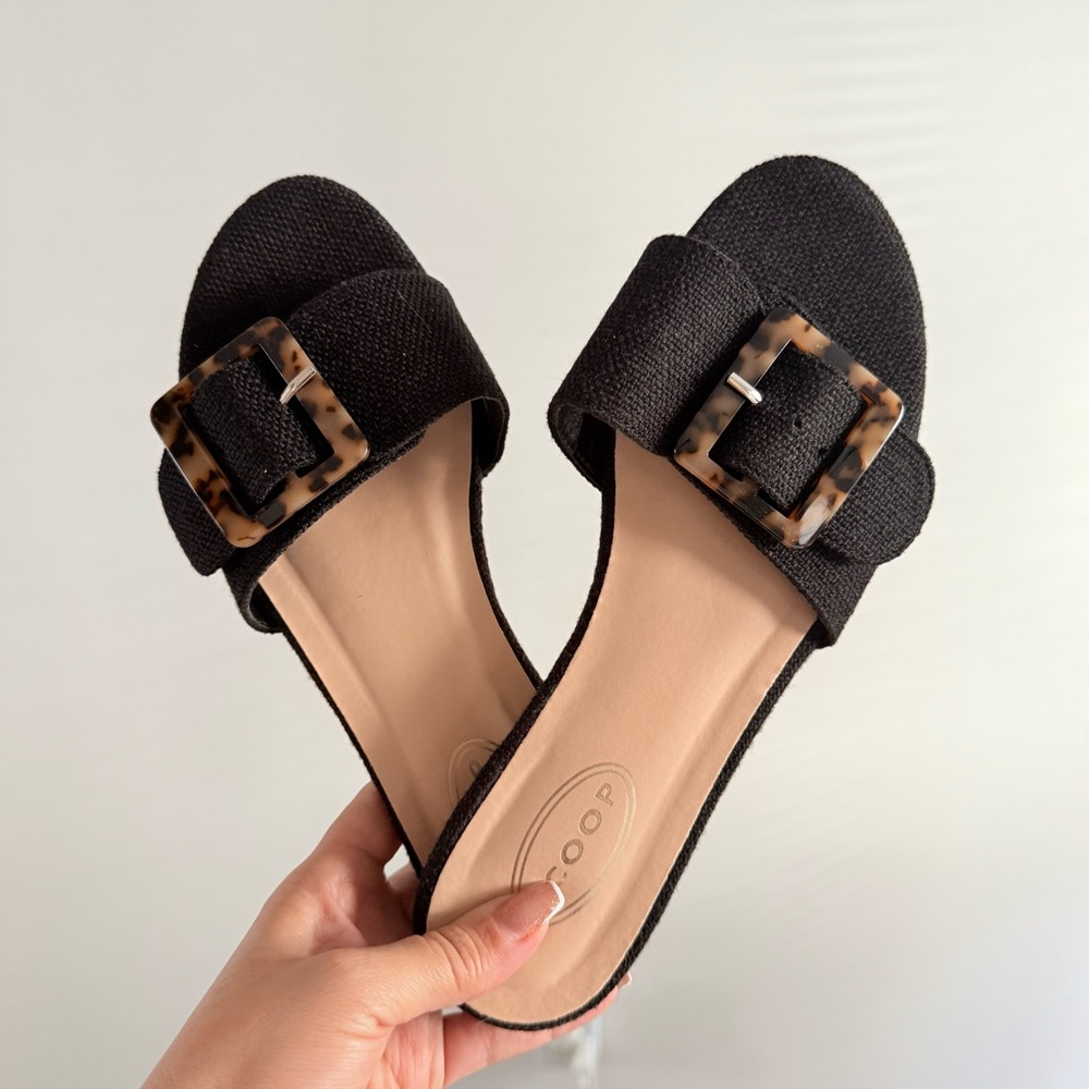 Scoop Black Sandals with Tortoise Buckle